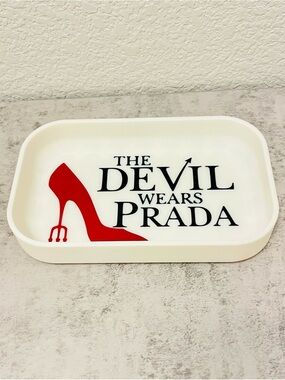 The Devil Wears Prada White and Red Women’s Shoe Tray